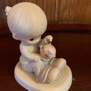 Like new precious moments statue